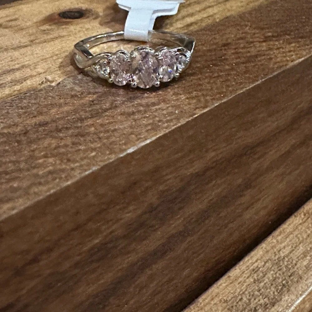 Elegant Silver and Pink Gemstone Ring